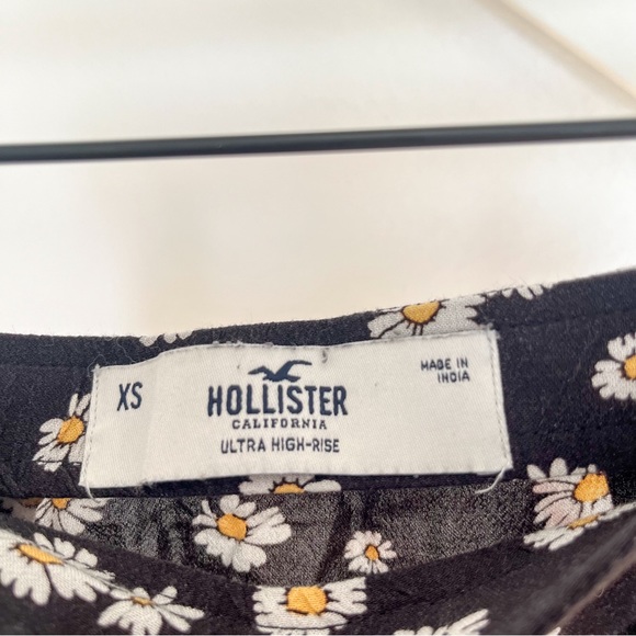 Hollister Daisy Skirt Ultra High Rise XS - Picture 3 of 3